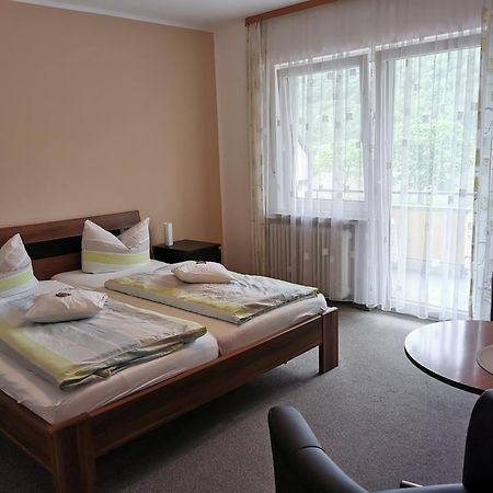 סנקט אלדגונד Wein- Und Gaestehaus St. Aldegundishof מראה חיצוני תמונה