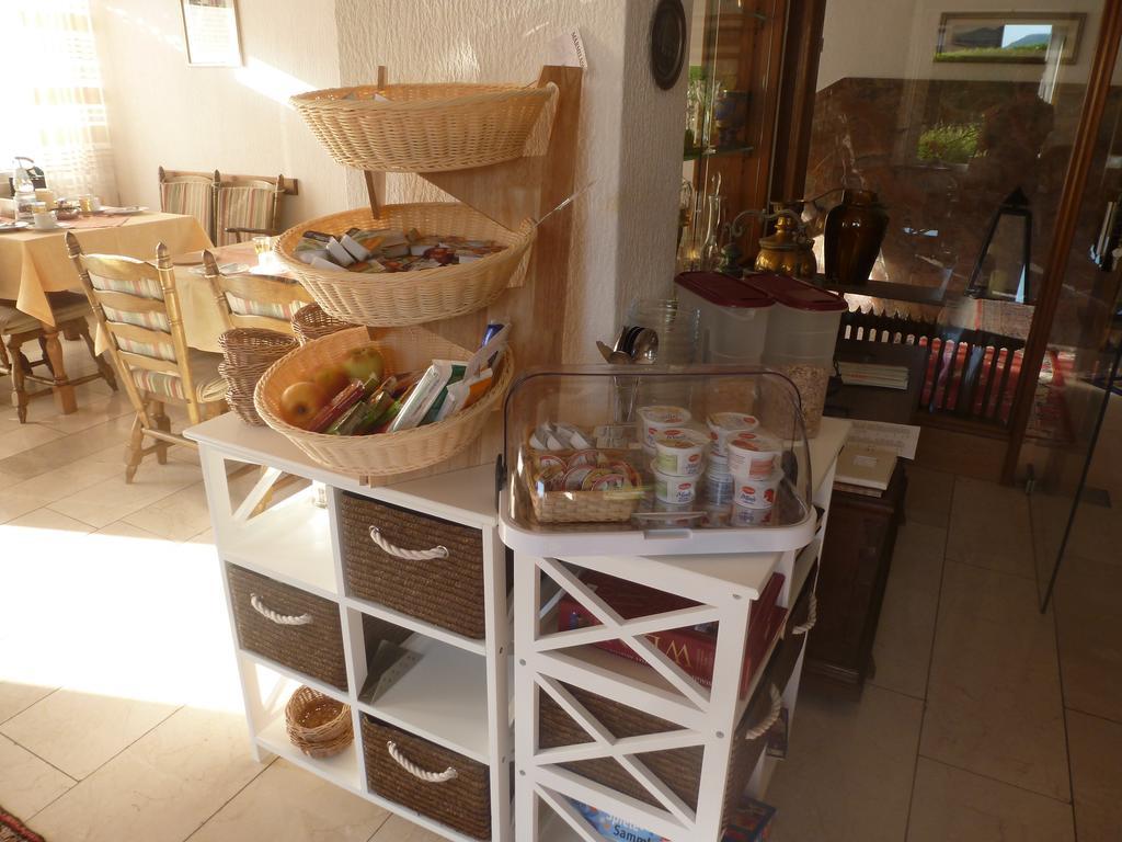 סנקט אלדגונד Wein- Und Gaestehaus St. Aldegundishof חדר תמונה