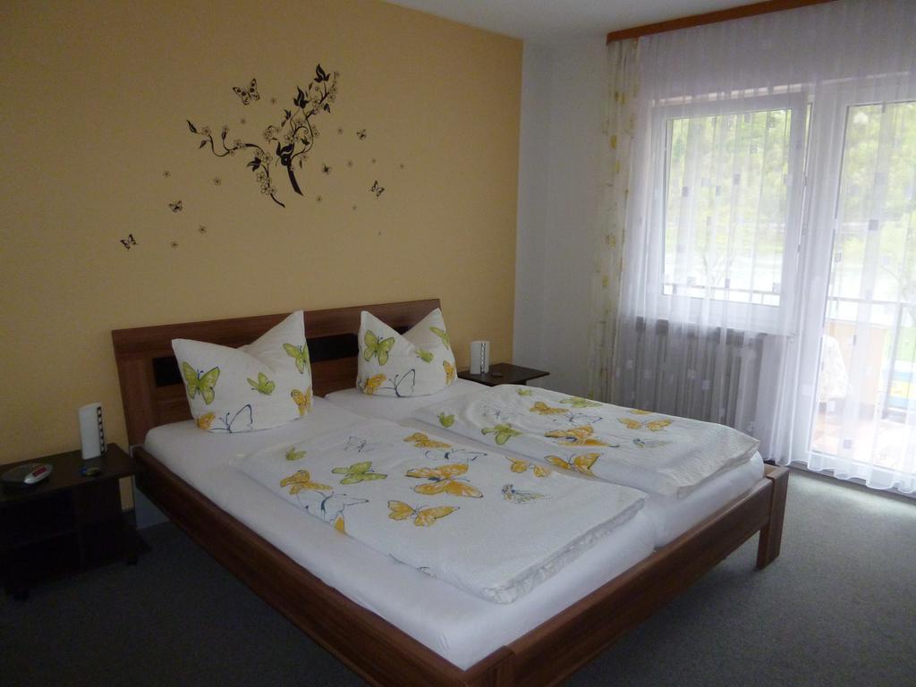 סנקט אלדגונד Wein- Und Gaestehaus St. Aldegundishof מראה חיצוני תמונה