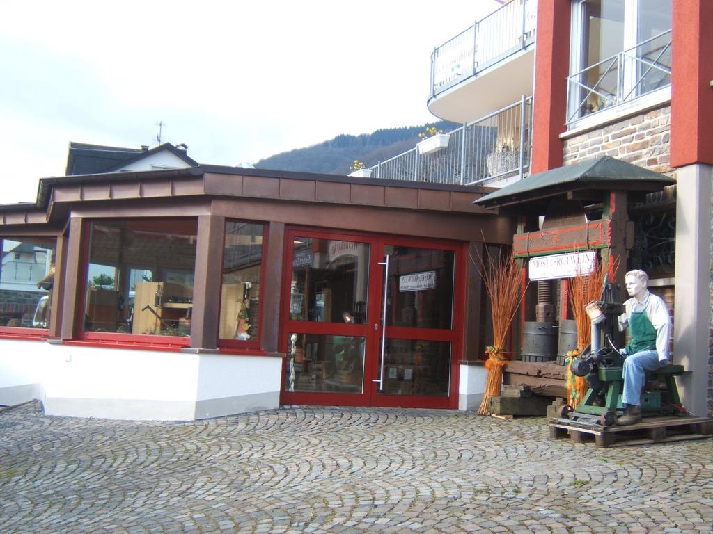סנקט אלדגונד Wein- Und Gaestehaus St. Aldegundishof מראה חיצוני תמונה