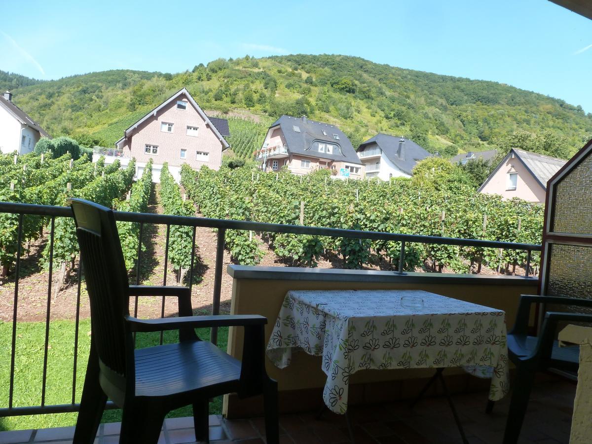 סנקט אלדגונד Wein- Und Gaestehaus St. Aldegundishof מראה חיצוני תמונה